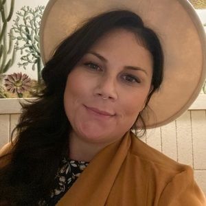 Meet your Posher, Lania